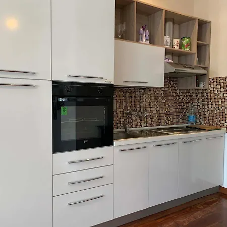 Bilocale Appena Ristrutturato - Stazione Appartement